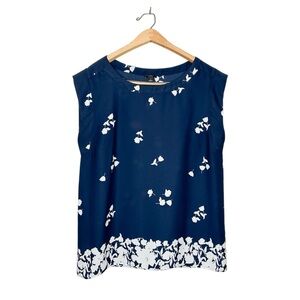 Ann Taylor Cap Sleeve Boxy Business Casual Floral Print Blouse Navy‎ Blue Medium